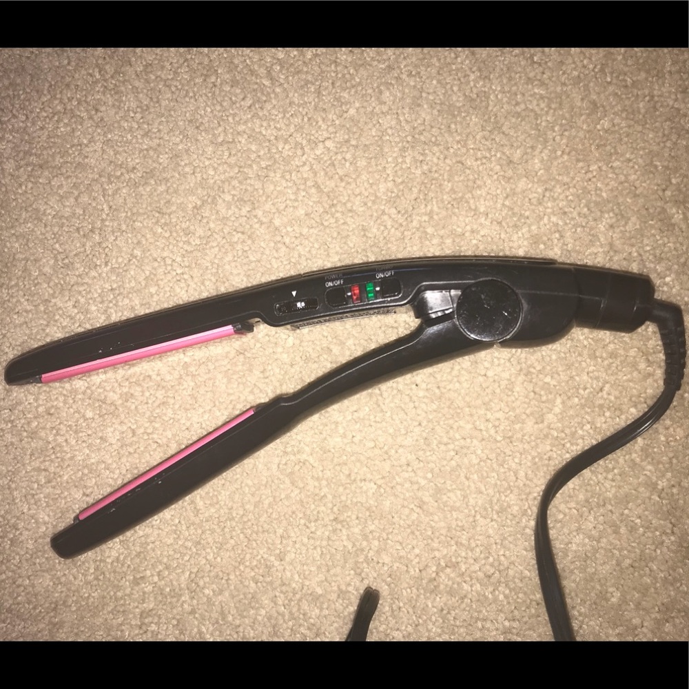 Conair Ultra Slim Ceramic Flat Iron 3/4’